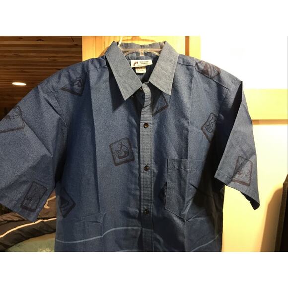 Malihini Hawaii Men’s L Blue White Fin Short Sleeve Button Down Hawaiian Shirt - Picture 9 of 12